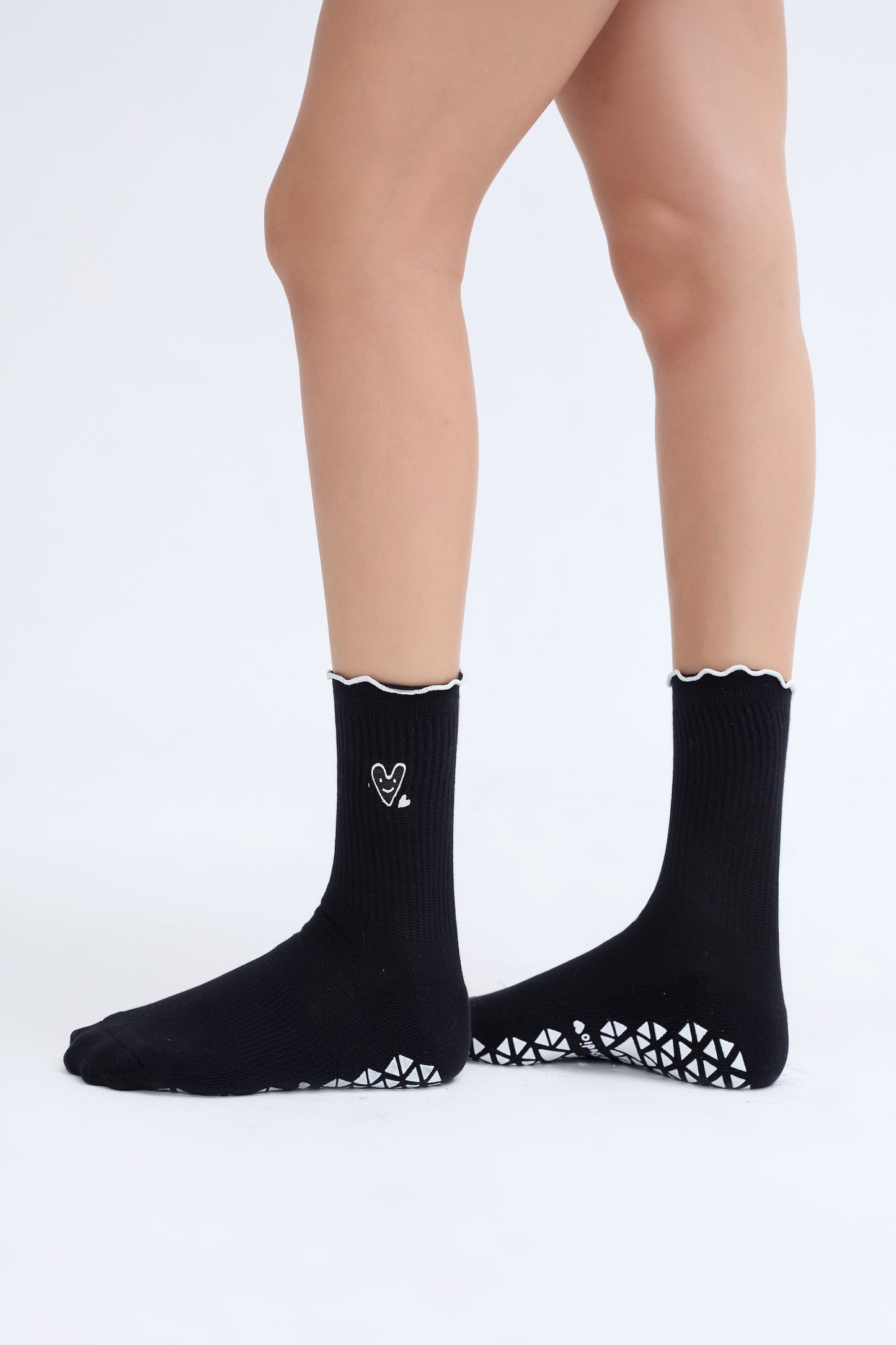 Cute heart embroidered grip socks